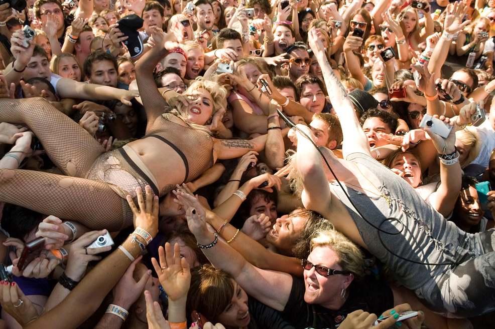 Lady Gaga Nude Crowd Surfing